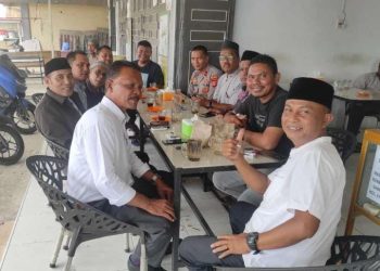 Kapolsek Syamtalira Bayu dari jajaran Polres Lhokseumawe bersilaturahmi dengan tokoh dan masyarakat