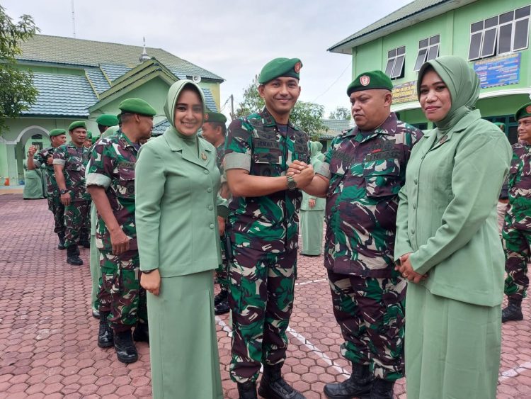 Komando Distrik Militer (Kodim) 0103/Aut menggelar Upacara Korps Raport Kenaikan Pangkat kepada 49 Prajurit periode 01 Oktober 2022 dan Korps Raport Pindah Satuan kepada 12 Prajurit