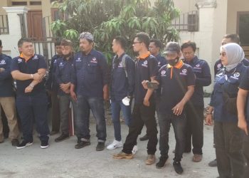Gabungan Wartawan Indonesia Bersatu (WIB) turun ke jalan menyuarakan Aksi dan tuntutan kepada Mabes Polri dan Kantor Kementrian Dalam Negeri (KEMENDAGRI ) RI