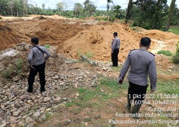 Kepolisian Sektor (Polsek) Hulu Kuantan merespon pemberitaan dari salah satu media online yang berjudul "Kepala desa Sungai Alah ‘Bungkam’ terkait PETI Beroperasi Malam Hari" dan Satu Unit Alat Berat Kembali Beraktifitas  Di Desa Sungai Alah siapa kah di balik Semua itu"