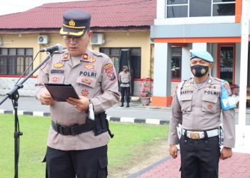 Waka Polres Labuhanbatu KOMPOL Drs. Hermansyah S. membacakan sambutan Kepala kepolisian sumatera utara (Kapoldasu) Irjen Pol Drs. RZ Panca Putra Msi