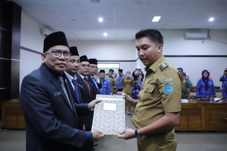 Bupati Ogan Ilir Panca Wijaya Akbar sekira pukul 16:00 Wib memberikan mandat kepercayaan untuk memimpin Dinas Pendidikan dan Kebudayaan Kabupaten Ogan Ilir