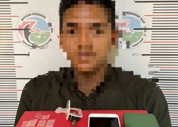 Satres Narkotika Polres Nagan Raya berhasil menangkap serta mengamankan terduga pelaku pengedar Narkoba, jenis sabu sabu