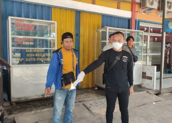 Guntur (36) korban dari kasus pencurian kendaraan bermotor yang terjadi di warung siap saji Bebek Ganas Om Beb