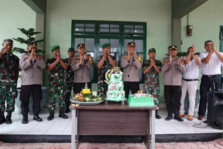 Kapolres Dairi AKBP Wahyudi Rahman,S.H, S.I.K, M.M berseta Staf dan jajaran mendatangi Mako Kodim 0206/Dairi, Mako Sub Denpom Sidikalang, Mako Kompi 125 Simbisa dan Mako Koramil Jajaran Kodim 0206/Dairi