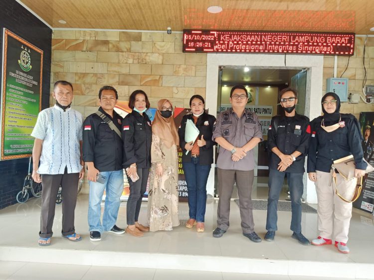 (DPP PPAM) Indonesia Sumatera Selatan (Sumsel) berangkat ke kabupaten Liwa untuk mendatangi Kantor Kejaksaan Negeri(Kejari) Lampung Barat (Lambar)