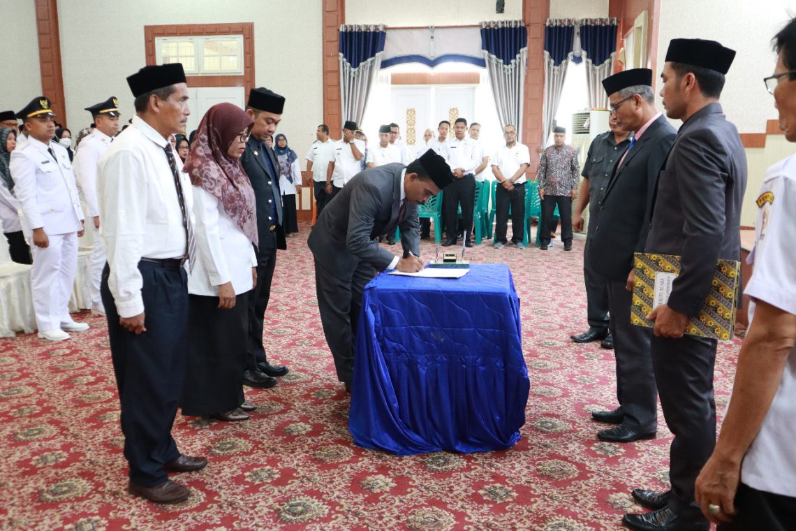 Mutasi yang dilakukan oleh Bupati Nagan Raya HM. Jamin Idham Rabu (05/10)