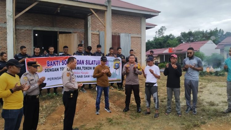 Kepolisan resor (Polres) Kuantan Singingi melaksanakan kegiatan Bakti Sosial dan Silahturahmi dengan Tokoh Agama dan Tokoh masyarakat Dalam rangka Peringatan Maulid Nabi besar Muhammad saw tahun 1444 H/
