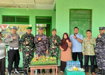 IPTU A.Mukhlis, SH. SE selaku Kapolsek Tempilang memberi kejutan yang tak disangka kepada Danramil Kelapa Tempilang