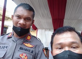Wakapolsek Jatiasih AKP. M. Damanik bersama Jurnalis Mitrapolri.com