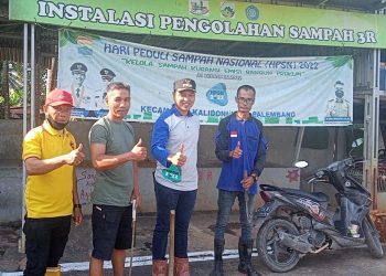 OPD kota Palembang forum RT/RW dan masyarakat bergotong royong di TPS 3R (Reduce, Reuse, Recycling) jalan Urip Sumoharjo