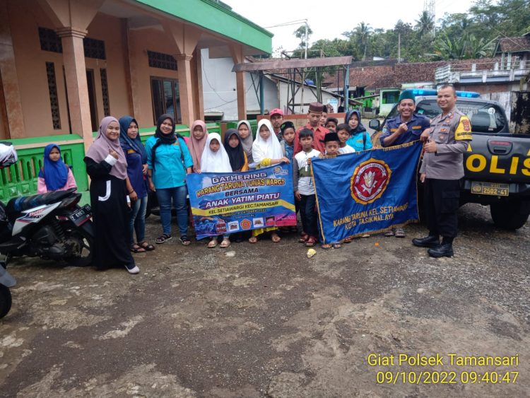 Bhabinkamtibmas Kelurahan Setiawargi BRIPKA Dwi Ringgo bekerjasama dengan Karang Taruna Tunaswargi mengantar kegiatan Gathering anak yatim piatu dari kelurahan Setiawargi Kecamatan Tamansari ke Komplek Asia Plaza