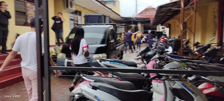 Rahmi Mendatangi Panggilan Polisi di Ruang Perlindungan Perempuan dan Anak (PPA) Polres Pematangsiantar