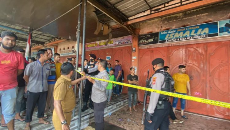 Satu unit rumah toko (ruko) terbakar di pasar Keude Punteut, Gampong Ulee Blang Mane, Kecamatan Blang Mangat, Kota Lhokseumawe