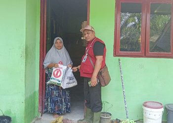 Lembaga Elmansyur Peduli salurkan paket bantuan sembako dan juga mendirikan posko pengobatan gratis di beberapa Desa Terisolir di 3 Kecamatan