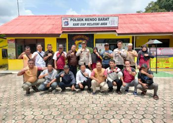 Kapolsek Mendo Barat lakukan Kegiatan sosialisasi dan tatapkan muka bersama Ketua FKPM Se-Kecamatan Mendo Barat pada Kamis 13/10/2022