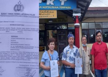 Pelapor Mariana didampingin kuasa hukum saat melaporkan ke Polres Pematang Siantar