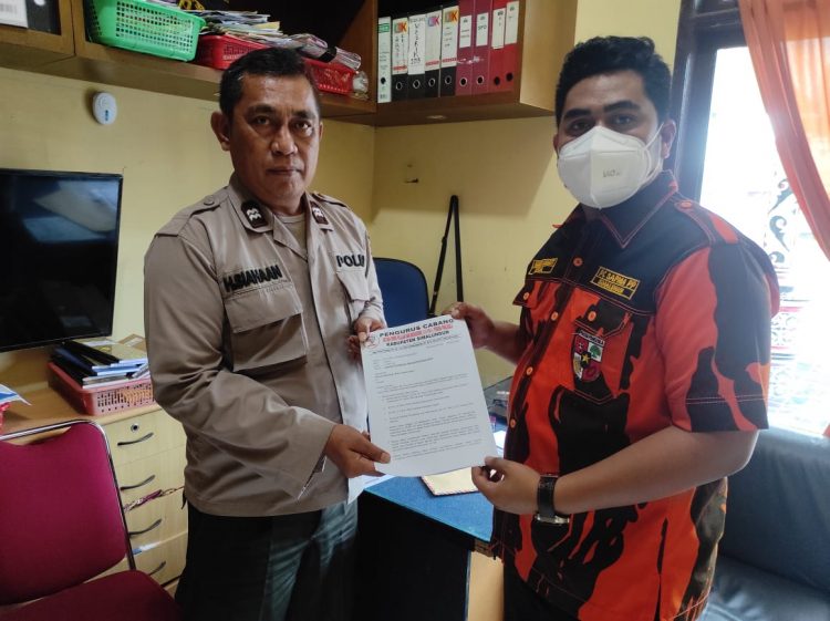 Parlindungan Sirait selaku ketua Sapma PP Simalungun melaporkan Santun Siallagan ketua kelompok 147 KK petani penggarap lahan PTPN IV Bah Jambi seluas 200 Ha ke Polres Simalungun