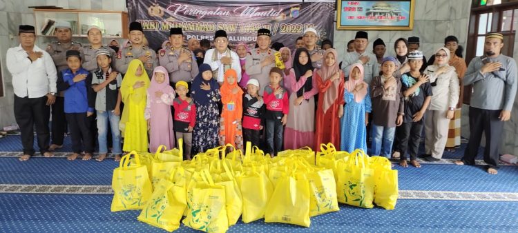 Polres Simalungun memperingati Maulid Nabi Besar SAW Tahun 1444 H tahun 2022 bertempat di Mesjid Almu'minun Polres Simalungun