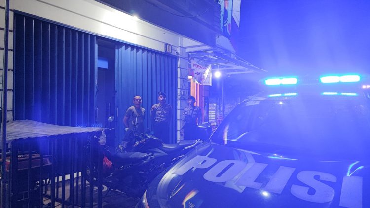 Personel Sat Samapta Polres Bangka Barat meningkatkan kerjasama dan bermitra dengan masyarakat, dalam rangka meningkatkan harkamtibmas