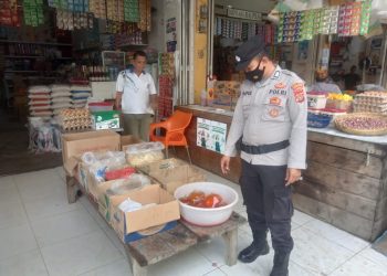 Personel Polsek Samudera secara rutin turun ke pasar tradisional di Kecamatan Samudera, Aceh Utara, wilayah hukum Polres Lhokseumawe