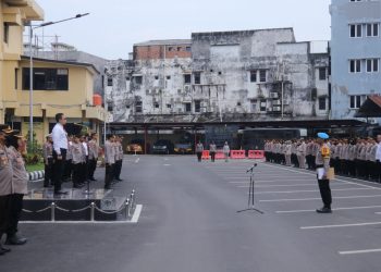 Dirreskrimum Polda Sumsel, Kombes Pol M Anwar Reksowidjojo disela-sela apel pagi di halaman Mapolda Sumsel