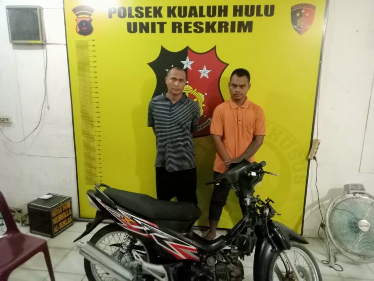 Dua tersangka pelaku tindak pidana pencurian kenderaan bermotor (curanmor), spesialis jalanan di ruas Jalan Lintas Sumatera (Jalinsum)