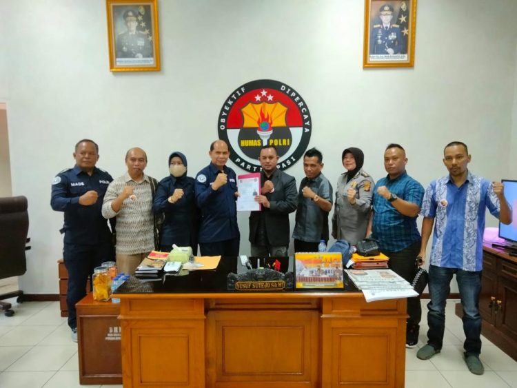 Mitrapolri.com Provinsi Kalimantan Timur saat melaksanakan Konsolidasi sekaligus tatap muka dengan Jajaran Bidang Humas Polda Kalimantan Timur