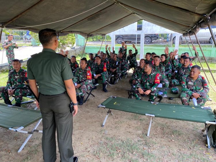 Komandan Kodim 0103/Aut Letkol Inf Hendrasari Nurhono S.I.P., M.I.P., meninjau pelaksanaan kegiatan Pendayagunaan Koramil Model Ta. 2022