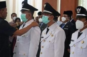 Wakil Bupati Ogan Komering Ilir (OKI), H M Dja'far Shodiq melakukan pengambilan sumpah jabatan serta pelantikan pejabat administrasi dan fungsional di ruang lingkup Pemerintah Kabupaten Ogan Komering Ilir (OKI)