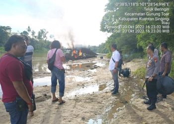 Penertiban Penambang Emas Tanpa Izin (PETI) di aliran sungai Batang Kuantan area pancang finish pacu jalur desa Bukit Pedusunan Kecamatan Kuantan Mudik