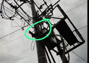 Akibat kebocoran gardu listrik anak usia 4 tahun Mohaman Ari Romadhon putra warga Kelurahan tanah mas terkapar