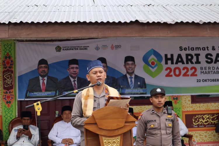 Kapolres Dairi AKBP Wahyudi Rahman, SH, SIK, MM menjadi Inspektur Upacara dalam memperingati Hari Santri Nasional