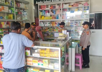Polres Aceh Utara Bersama seluruh Polsek jajaran membantu untuk melaksanakan giat edukasi dan sosialisasi ke apotek dan masyarakat terkait obat sirup