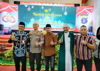 Korwil Mitrapolri.com Kalimantan Timur Sapta Guspiani saat menghadiri Tausiah Kebangsaan dan Do'a bersama untuk tragedi kanjuruhan Malang yang diadakan Polda Kaltim