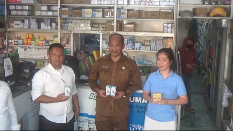 Unit IV Tipiter Satreskrim Polres Labuhanbatu dan Dinas Kesehatan secara bersama – sama melakukan monitoring dan pengecekan terkait obat – obatan
