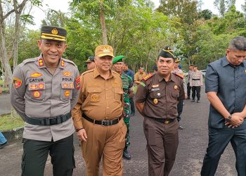 Kapolres Bangka Barat AKBP Catur Prasetiyo SIK mengimbau kepada para calon kepala desa berikut tim sukses atau tim pemenangan calon Kepala Desa untuk dapat mengendalikan massanya dan tidak melakukan kampanye terselubung