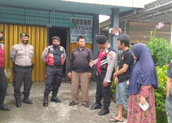 Kasat Samapta Polres Dairi AKP Tugono, SH bersama KBO Sat Samapta Polres Dairi Ipda JP. Karosekali beserta personil melaksanakan kegiatan patroli dialogis dan himbauan Kamtibmas dalam rangka ciptakan situasi Kamtibmas yang aman dan kondusif