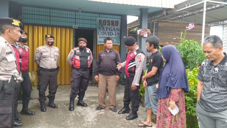 Kasat Samapta Polres Dairi AKP Tugono, SH bersama KBO Sat Samapta Polres Dairi Ipda JP. Karosekali beserta personil melaksanakan kegiatan patroli dialogis dan himbauan Kamtibmas dalam rangka ciptakan situasi Kamtibmas yang aman dan kondusif