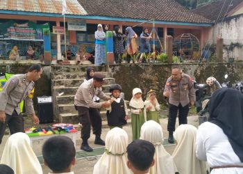 Polsek Mrebet menggelar kegiatan polisi sahabat anak