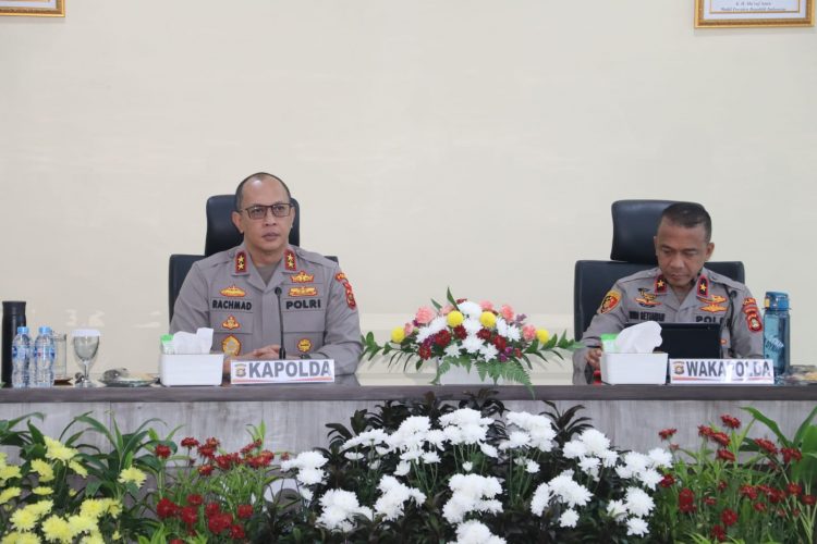 Kapolda Sumsel, Irjen Pol A. Rachmad Wibowo SIK didampingi Wakapoda, Brigjen Pol Rudi Setiawan SIK MH bersama Kabid Humas, Kombes Pol Supriadi dalam giat Commander Wish Kapolda Sumsel dalam rangka rangkaian serah terima jabatan Kapolda Sumsel