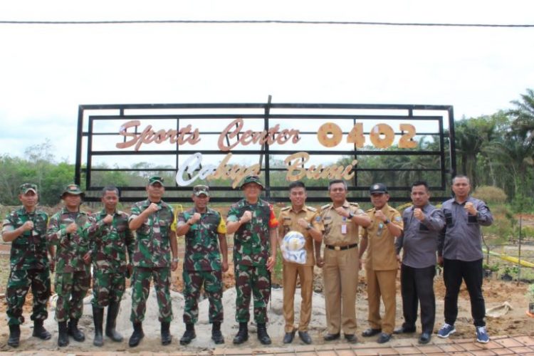 Tim Pengawasan dan Evaluasi (Wasev) Sterad Mabes TNI AD meninjau secara langsung pelaksanaan program TNI Manunggal Membangun Desa (TMMD) ke-115 Kodim 0402/OKI di Desa Cahya Bumi