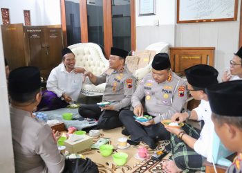 Kapolda Jawa Tengah Irjen Pol Ahmad Luthfi bersilaturahmi ke beberapa pondok pesantren dan sowan ke sejumlah ulama di Kab. Rembang