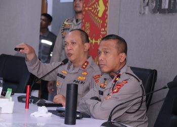 Kapolda Sumsel, Irjen Pol A. Rachmad Wibowo SIK didampingi Wakapolda Sumsel Brigjen pol Rudi Setiawan SIK MH melakukan peninjauan Command Center lantai IV Gedung Presisi Mapolda Sumsel