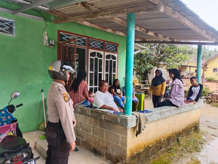 Satuan Samapta Polres Bangka Barat melaksanakan patroli siang hari pada jam-jam rawan