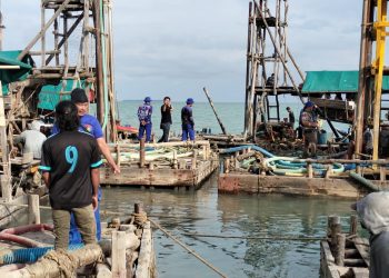 1 Unit Ponton Binaan dari CV Babel Radar Rezeki diamankan oleh Tim Polairud Polresta Pangkalpinang dan PAM Aset PT Timah saat lagi beraktifitas di laut Baskara Bakti
