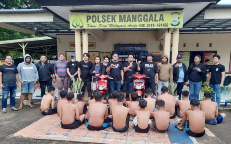 Jajaran Kepolisian Polsek Manggala bersama Personil Timsus Polrestabes Makassar berhasil mengamankan 16 (Enam belas) orang pelajar Sekolah Menegah Pertama