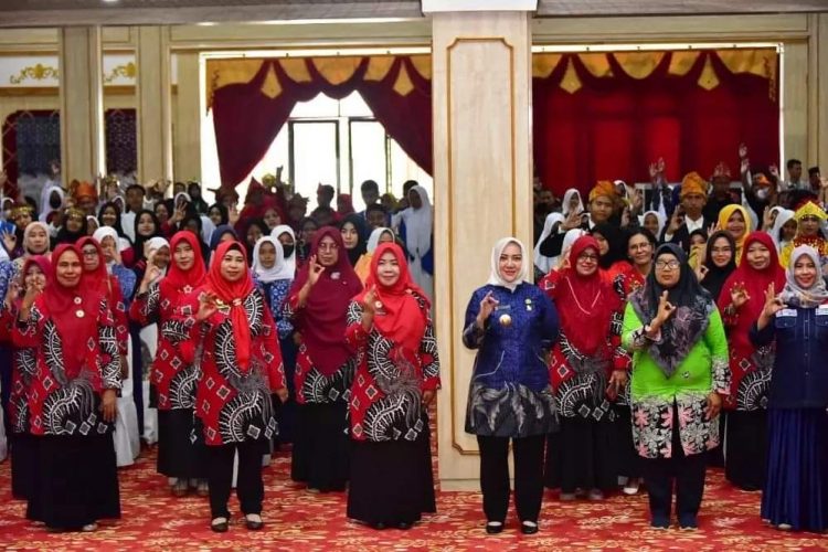 Bupati Ratna Machmud mengapresiasi pengurus Musyawarah Guru Mata Pelajaran (MGMP) Bahasa Indonesia Tingkat Sekolah Menengah Pertama (SMP) Kabupaten Musi Rawas