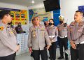 Kapolda Sulut Irjen Pol Drs. Setyo Budiyanto, SH, MH melakukan sidak di Satpas SIM Satlantas Polresta Manado