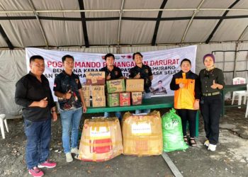 Satuan Reserse Kriminal Polresta Manado memberikan bantuan sosial kepada korban kebakaran